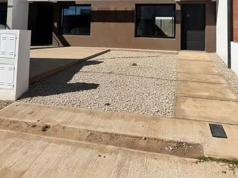 VENTA DE DÙPLEX  DOS DORMITORIOS EN DOCTA AVENIDA-CON COCHERA