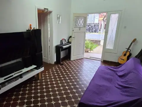 Casa 3 ambientes con 1 baño