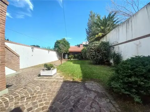 Casa en Alquiler en Lomas De Zamora, USD 2.400