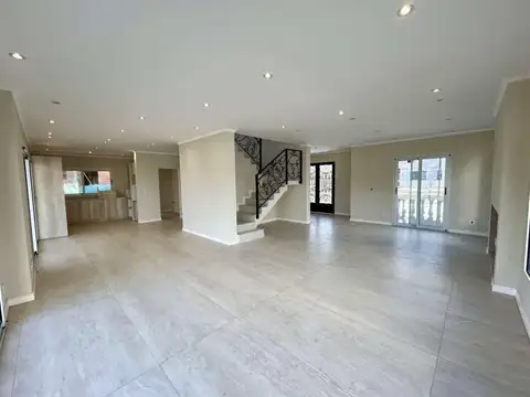 Casa a Estrenar en el Barrio Chateau Pilar