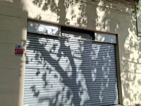 Depósito de 135 m2 cubiertos totales en Parque Chass