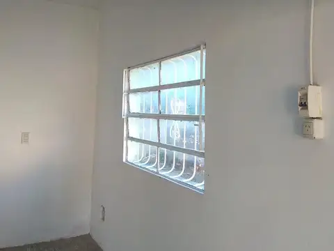 Casa 6 ambientes con 2 baños