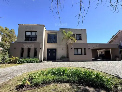 Casa  en Venta en Los Jazmines, Pilar del Este, Pilar