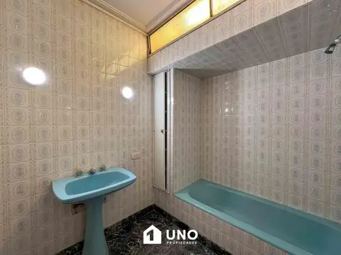 Casa en Alquiler con 1 cochera