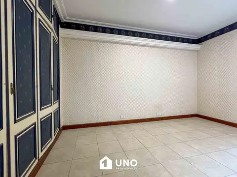 Moreno 338 - Casa de 5 Dormitorios.
