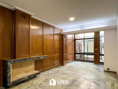 Moreno 338 - Casa de 5 Dormitorios.