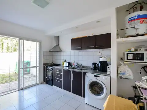 DUPLEX EN VENTA BERISSO 2 DORMITORIOS COCHERA