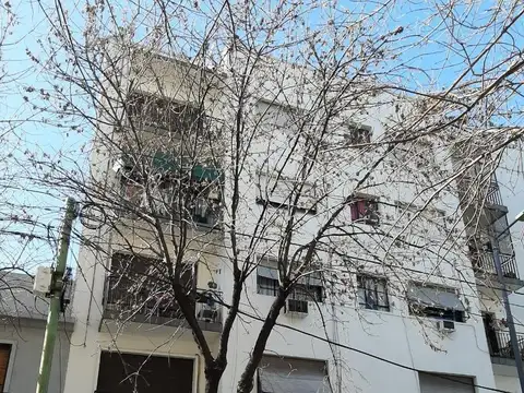 Departamento 3 Ambientes al Frente en Flores | Muy Luminoso | USD 79.000