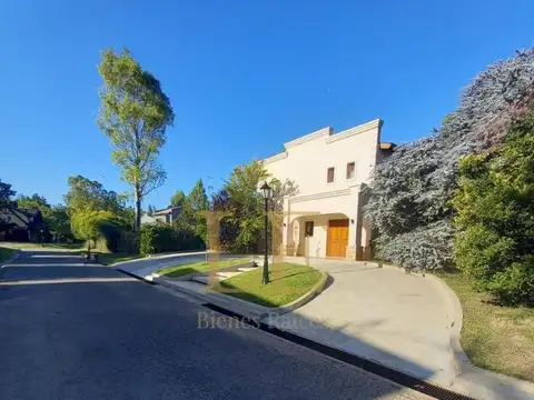 Casa en Venta en Fincas Del Lago, USD 290.000