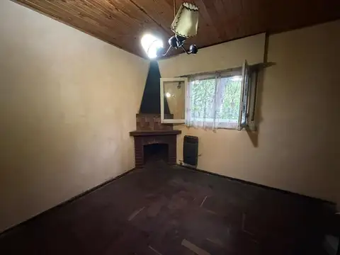 Casa 5 ambientes con 2 baños