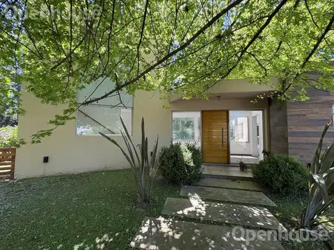 Casa en Venta con 3 cocheras