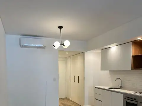 Palermo, Monomabiente al frente con baclon, pileta.