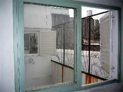 24 De Noviembre 575 , Piso 2