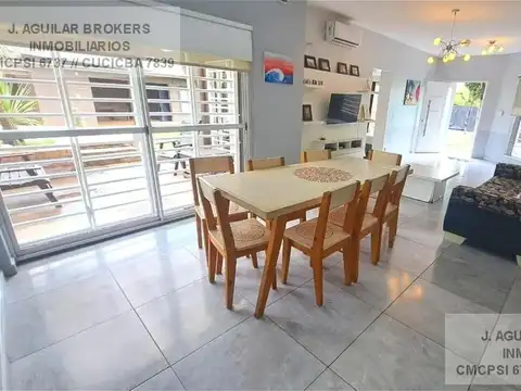Casa 7 ambientes con 2 baños