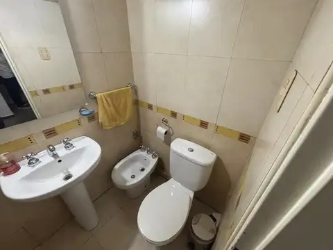 Venta casa 5 dormitorios y 2 baños 4ta Este Ciudad