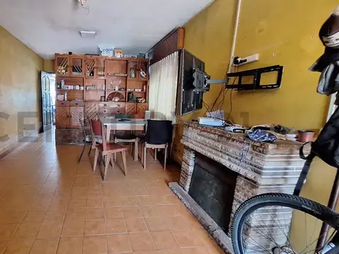 Casa en Venta con 3 cocheras