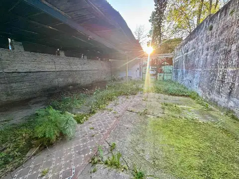 TERRENO EN VENTA APTO CONSTRUCTORA. PB+3 PISOS