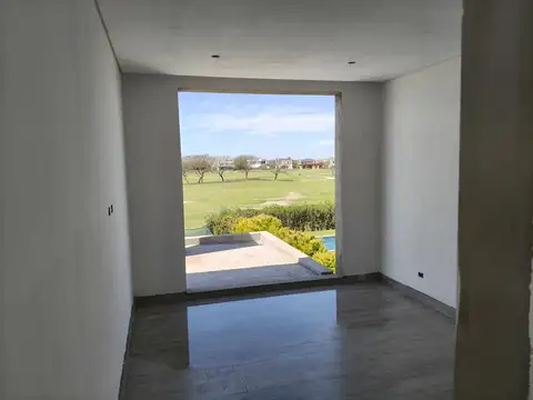 Casa en Venta con 6 cocheras