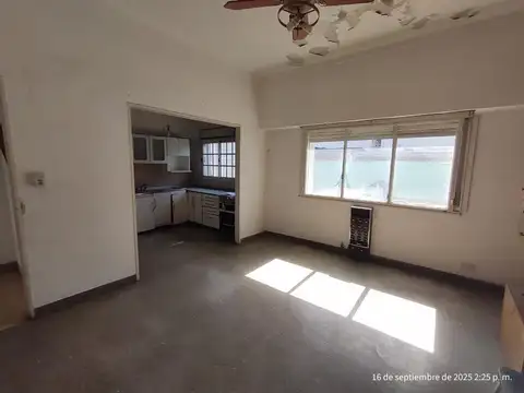 Depto Tipo Casa 4 ambientes con 2 baños