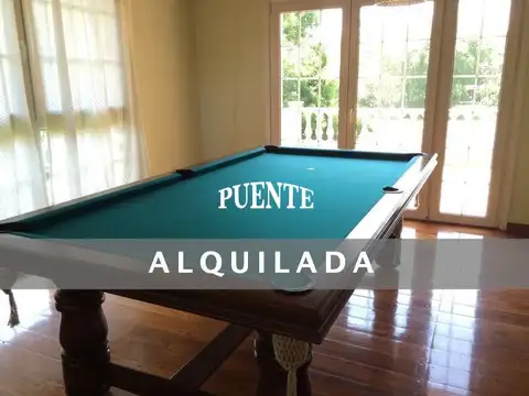 Casa en Alquiler con 2 cocheras