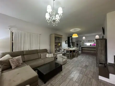 El Viraró  al 6100, La Carolina