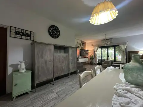 Casa 4 ambientes con 3 baños