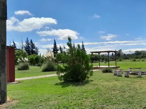 VENTA SALÓN DE EVENTOS EN DEAN FUNES