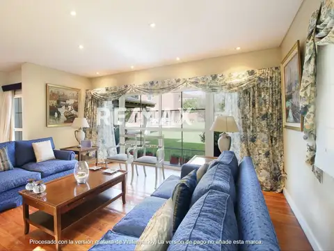Casa en Venta con 2 cocheras