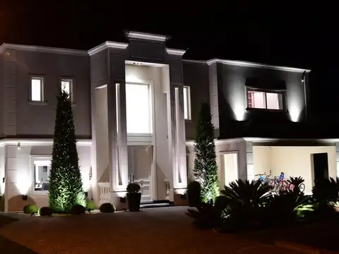 Casa en Venta en El Nacional Club De Campo - 5 dormitorios