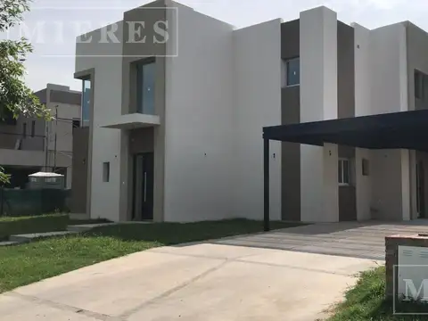 Casa en Alquiler de 3 dormitorios