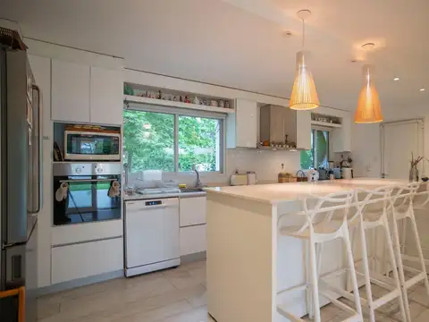 Casa 6 ambientes con 3 baños