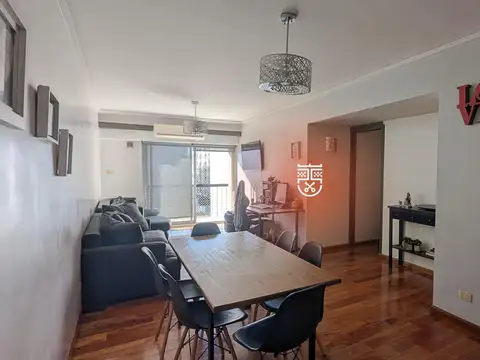 Ver Video - Excelente departamento de 4 amb.con dependencia