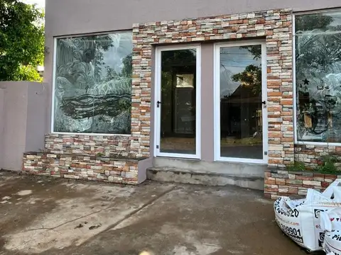 Local comercial en alquiler zona Acc. Sur!