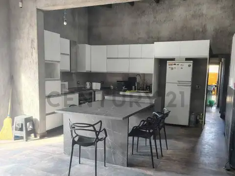 Buenos Vecinos , Piso 0