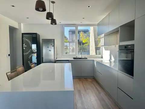 Casa en Alquiler de 5 dormitorios