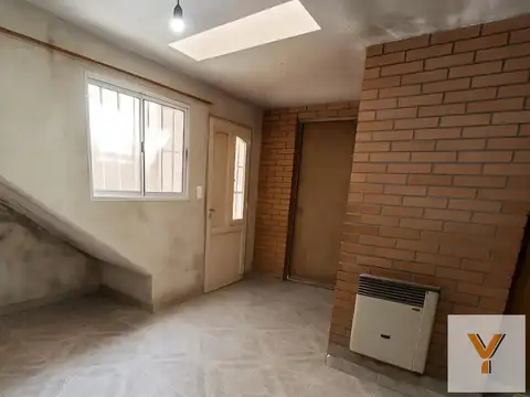 Casa en alquiler - 3 Dormitorios 2 Baños - Lomas de Zamora