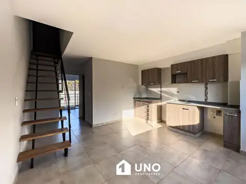 Río de Janeiro y 3 de Febrero - Ultimo Dpto de 1 Dormitorio Externo. Con cochera. 