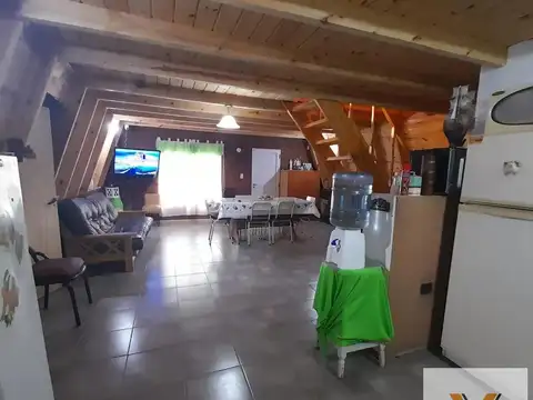 Casa 7 ambientes con 2 baños