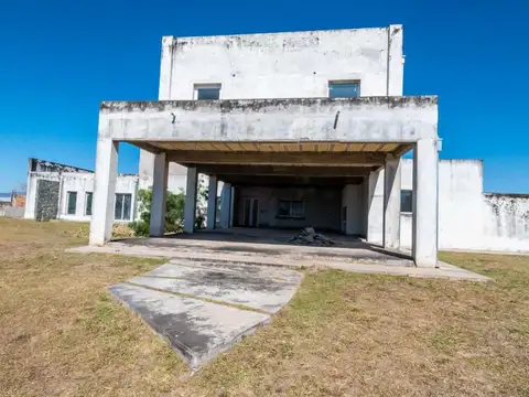 Zona Sur. Club de Campo El Aybal. Mza 420 Lote 100