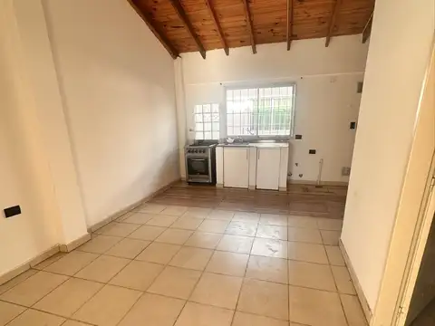 3 AMBIENTES A METROS DE ESTACION Y RUTA 205!