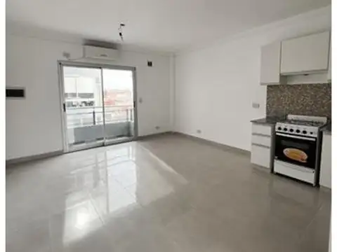 Departamento 2 Ambientes con 2 Balcones en Venta en Lanús