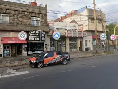 Local en Alquiler sobre importante Avda. en Morón Norte