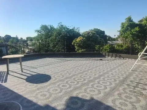 VENTA PH 4 AMBIENTES CON PATIO EN MARTIN CORONADO 