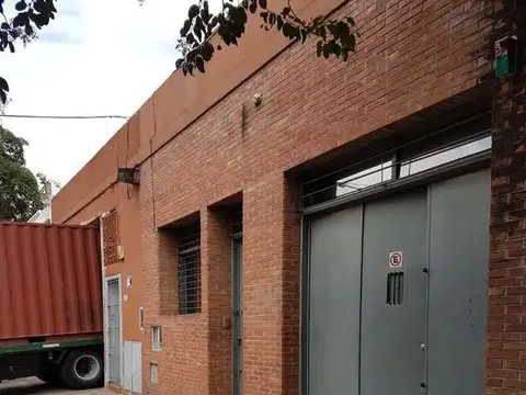 Muy buen depósito/Galpón en alquiler, en Paternal!