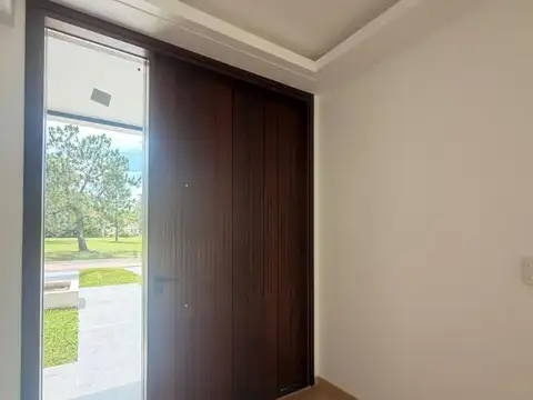 Casa en Venta con 6 cocheras