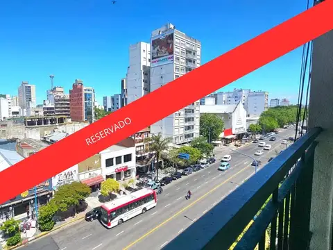 Venta Departamento 2 Ambientes al Frente con Balcón Francés Centro Mar del Plata