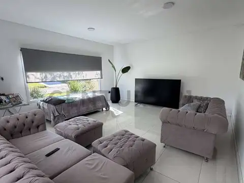 Casa en Venta en Country Santa Rita, USD 275.000