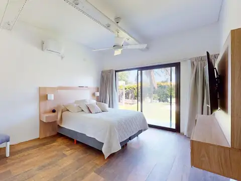 Mitre 400