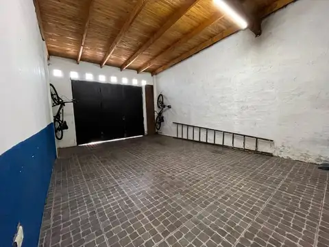 CASA VENTA 3 HABITACIONES Y GARAGE BURZACO