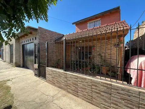 CASA VENTA 3 HABITACIONES Y GARAGE BURZACO